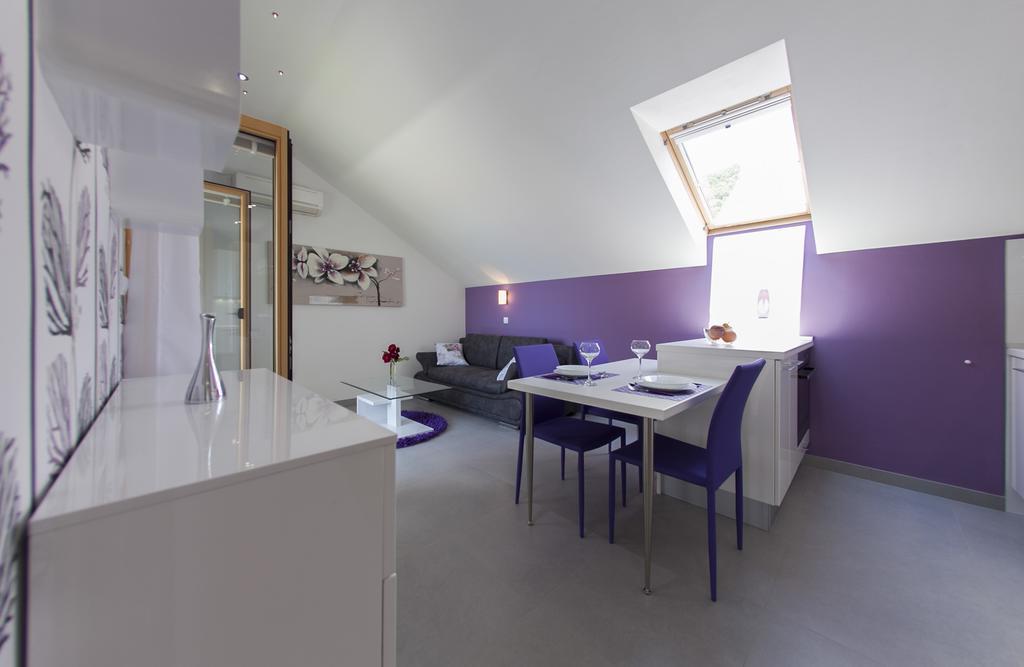Apartments Benika Bol Zimmer foto