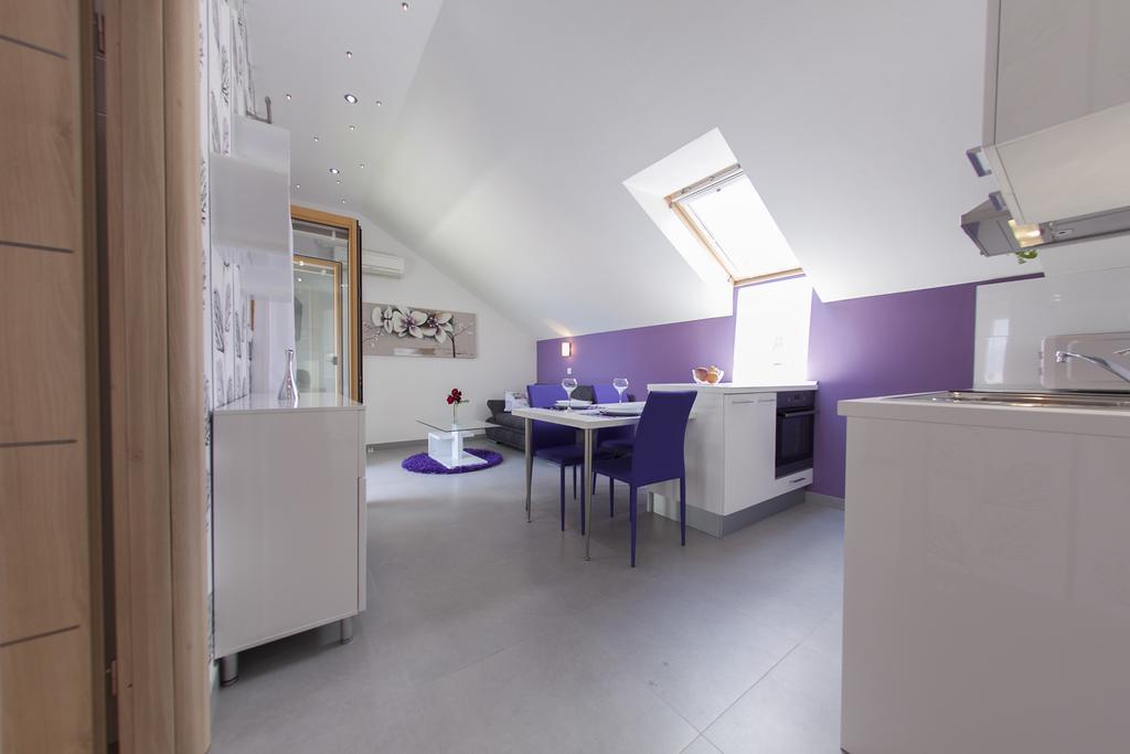 Apartments Benika Bol Zimmer foto