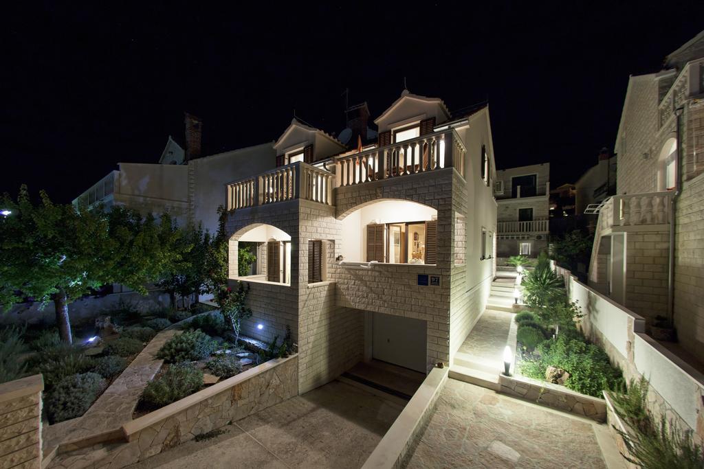 Apartments Benika Bol Exterior foto