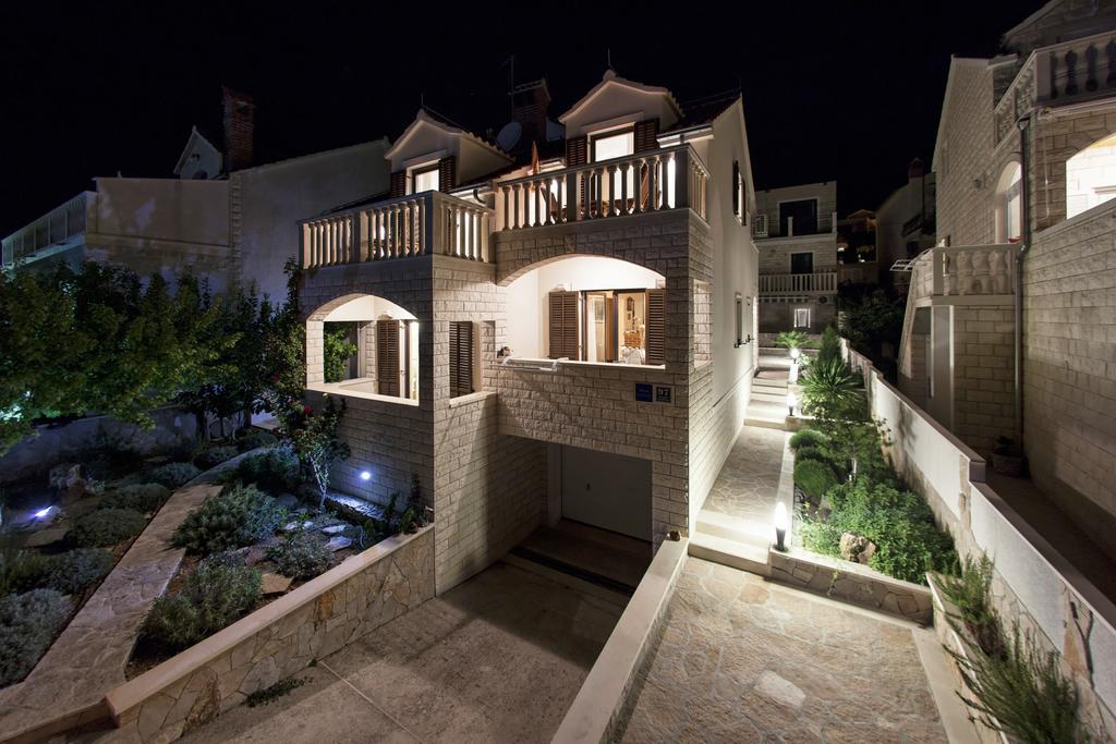 Apartments Benika Bol Exterior foto